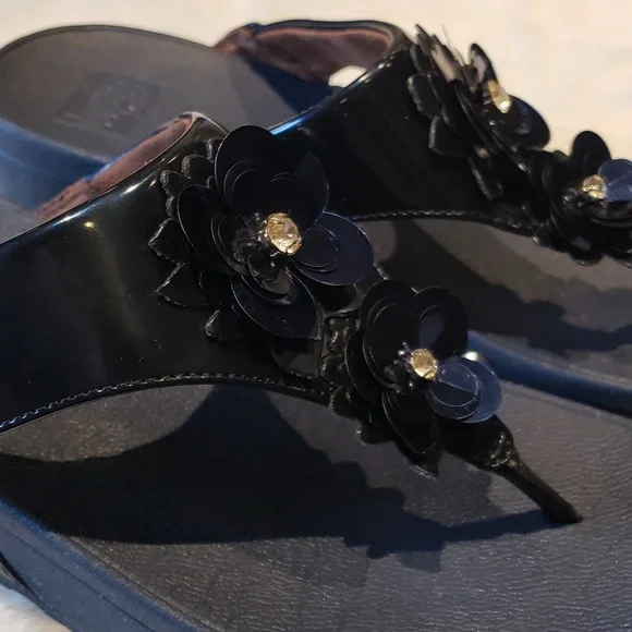 FitFlop Lulu navy blue  Flower Petals Patent Toe-Thong Comfort Sandals Woman’s 9 - Picture 6 of 9